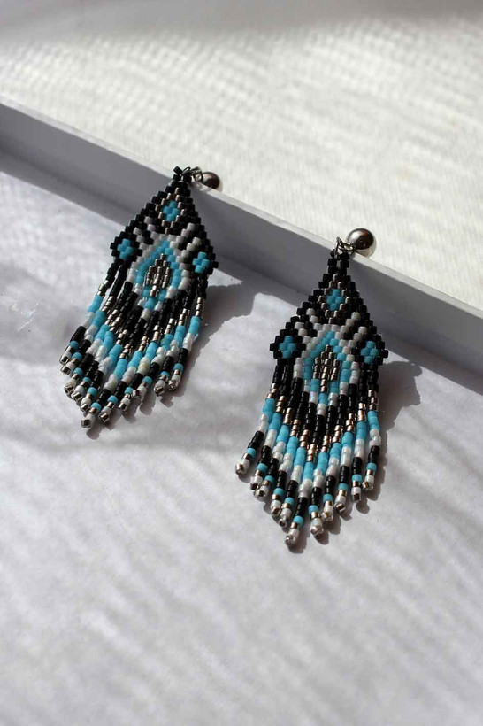 گوشواره میوکی به سبک بومیان آمریکایی - طرح هندسی - آبی - مشکی - سفید