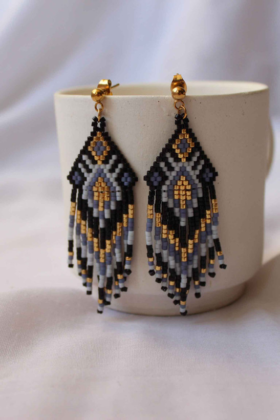 گوشواره میوکی به سبک بومیان آمریکایی - طرح هندسی - بنفش - مشکی - سفید