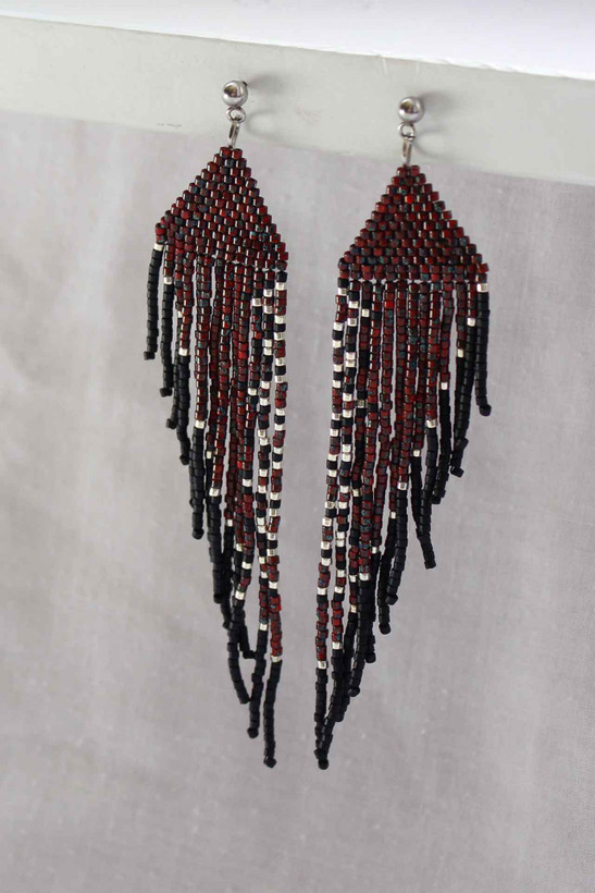 گوشواره میوکی به سبک بومیان آمریکایی - طرح بوهمی - مشکی - زرشکی رگه دار - نقره ای