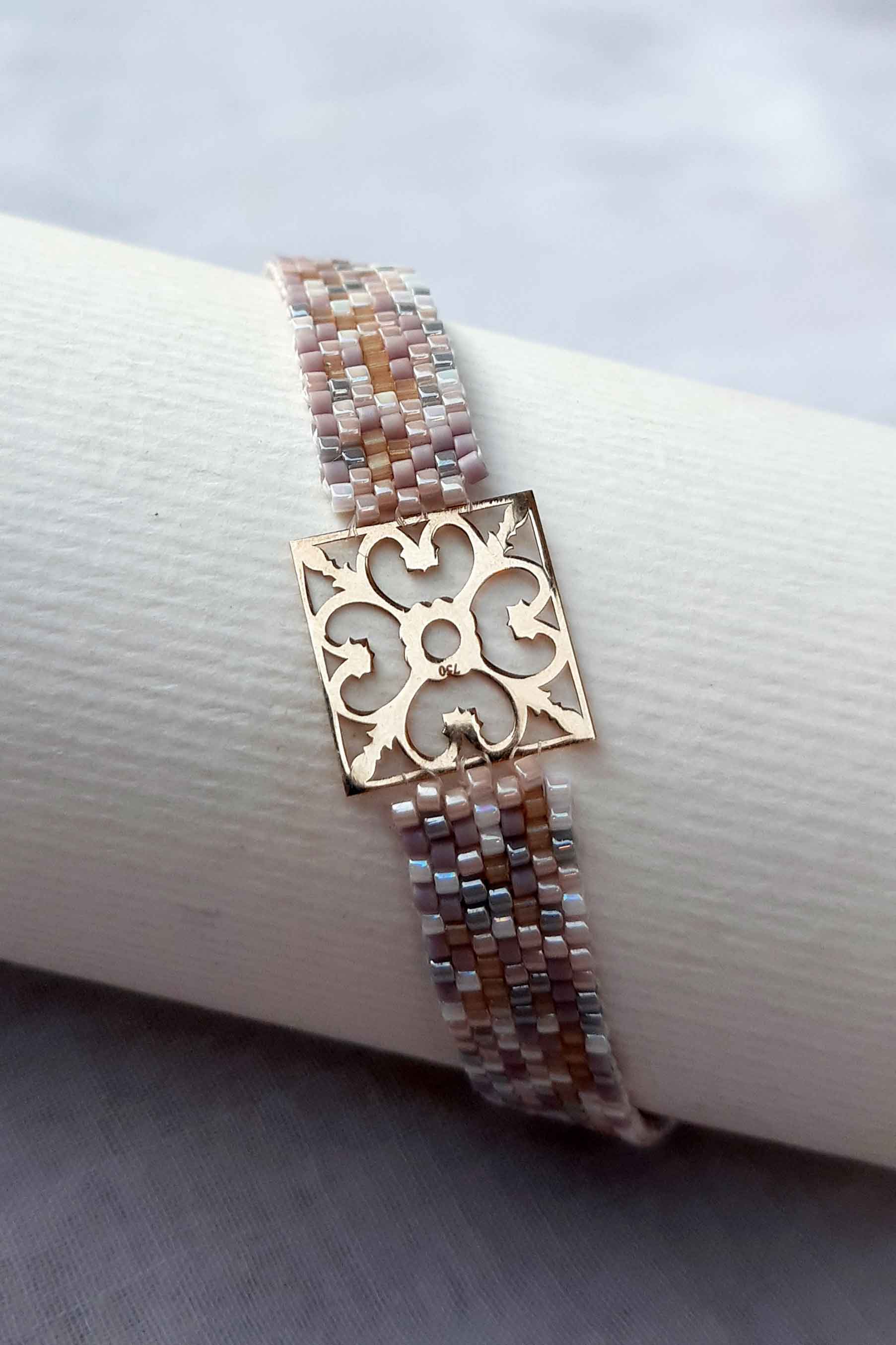 دستبند میوکی - طرح نقره و طلا- بنفش - صورتی - طلایی - سفید - بژ - طوسی متالیک