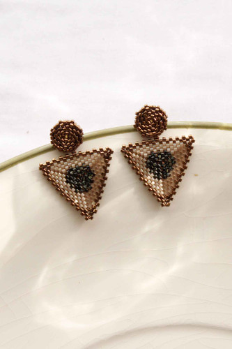 گوشواره میوکی - طرح دو مثلث - مشکی - بژ - برنز