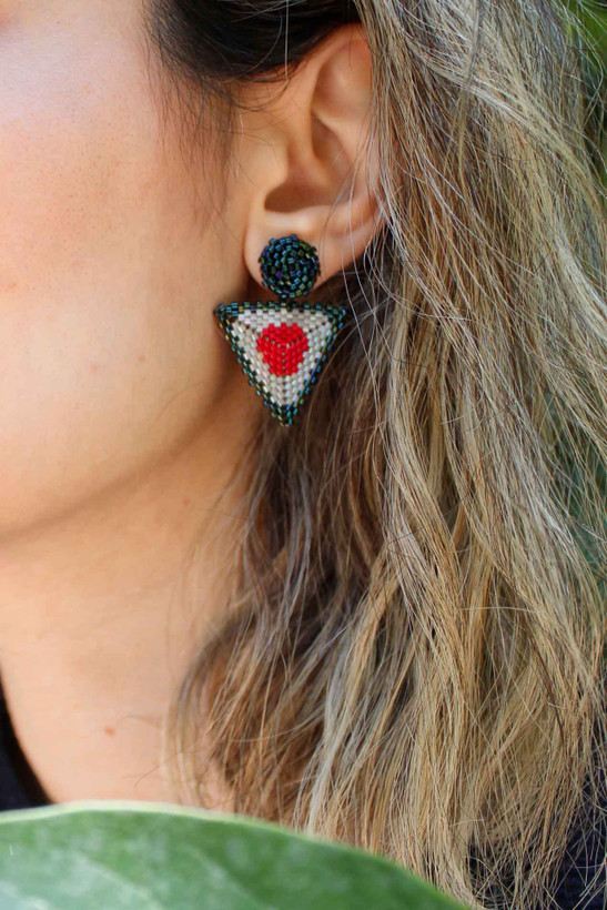 گوشواره میوکی - طرح دو مثلث - سرمه ای متالیک - بژ - قرمز