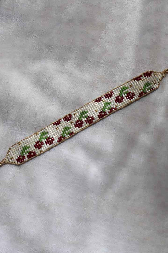 دستبند میوکی - طرح آلبالو -سفید - زرشکی - سبز - طلایی