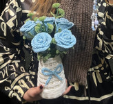 دسته گل کاموایی رز آبی